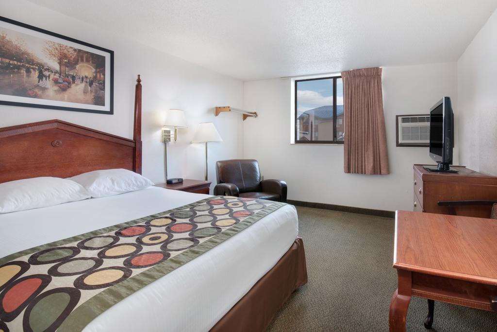 Serena Inn & Suites Of Rapid City Exterior foto